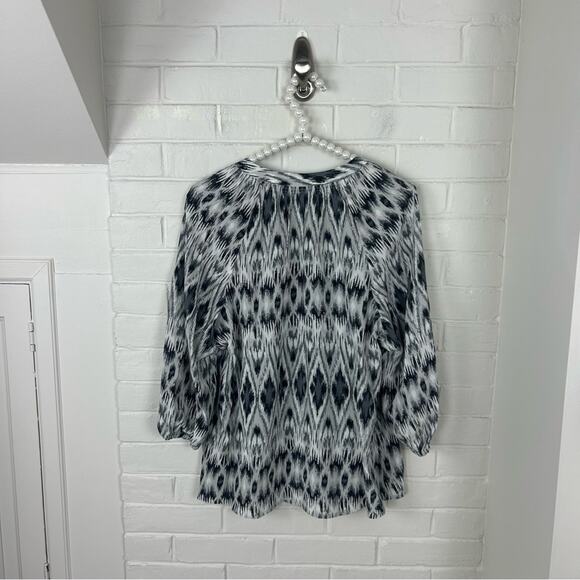 Joie Ikat Patterned 100% Silk Blouse Size XS - Picture 7 of 8